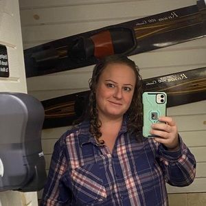 Meet your Posher, Courtney